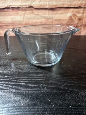 Pampered Chef 4-Cups 1 Qt./1-LITRE Glass Measuring Mixing Batter Bowl